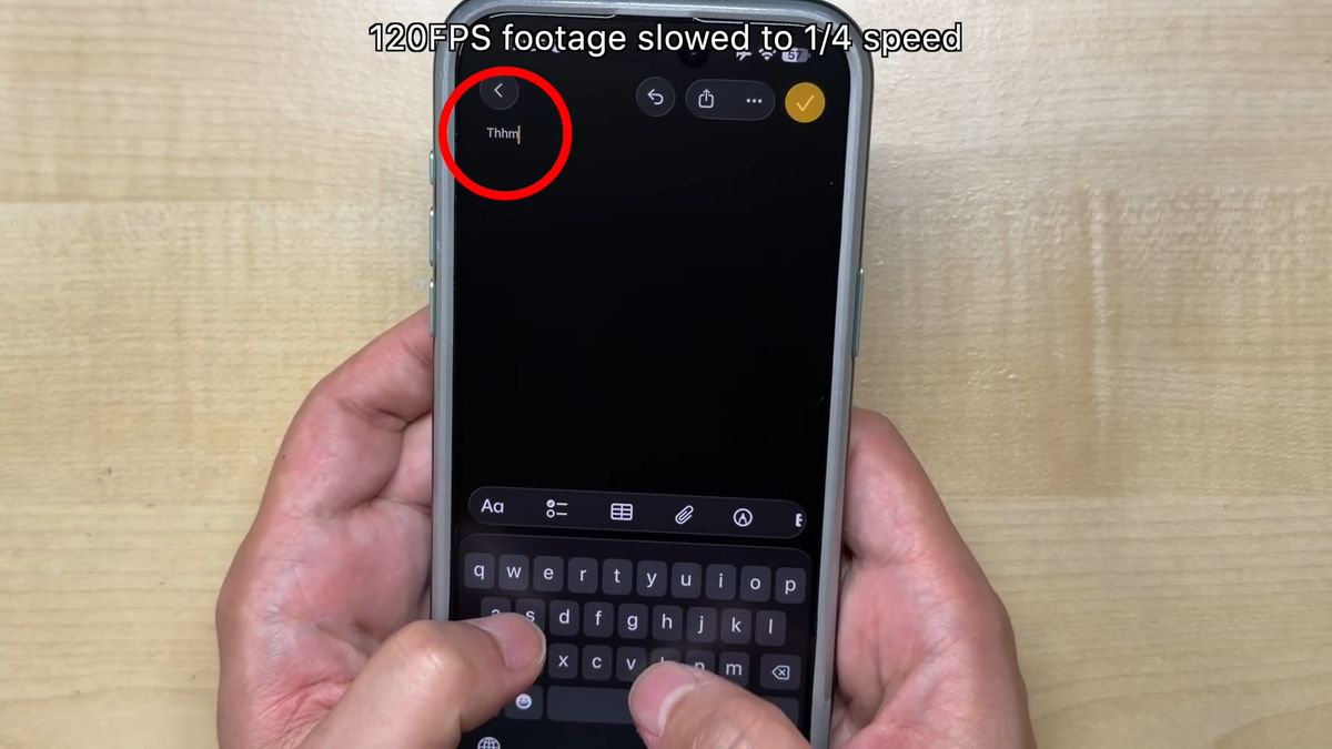 iPhoneキーボードのバグによりまともに入力できないことをスローモーションで検証した動画が130万再生超え