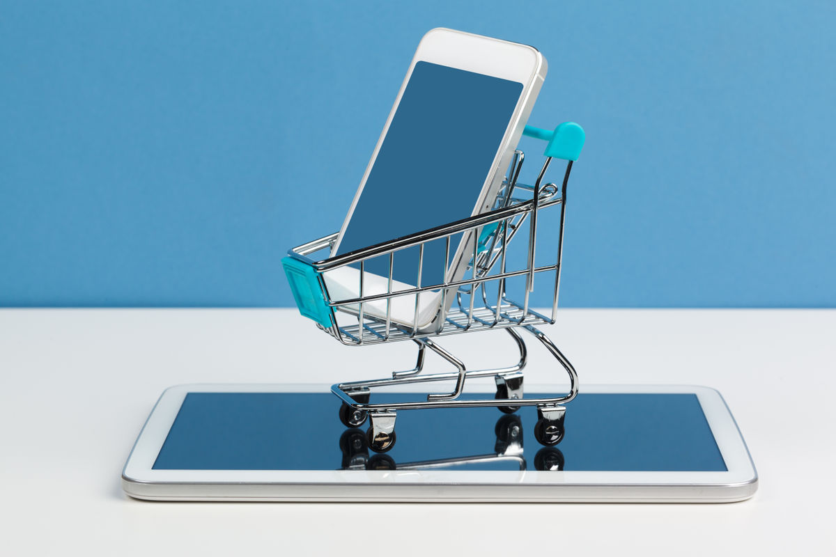 中国のスマホ市場でメモリ不足の深刻化に伴い過去最大規模の価格上昇が発生、新製品のリリースを一時停止するメーカーも出現