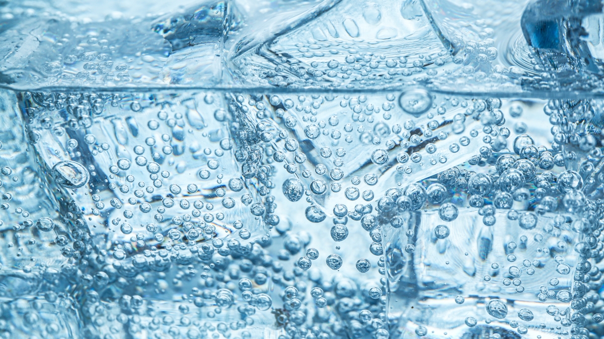 無糖の強炭酸水を飲むとeスポーツ中に疲れにくくなり集中も続きやすい可能性