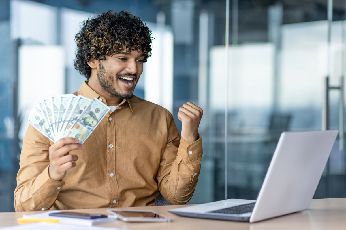 AppleがiPhoneデザイナーの離職を防ぐため異例のボーナスを支給