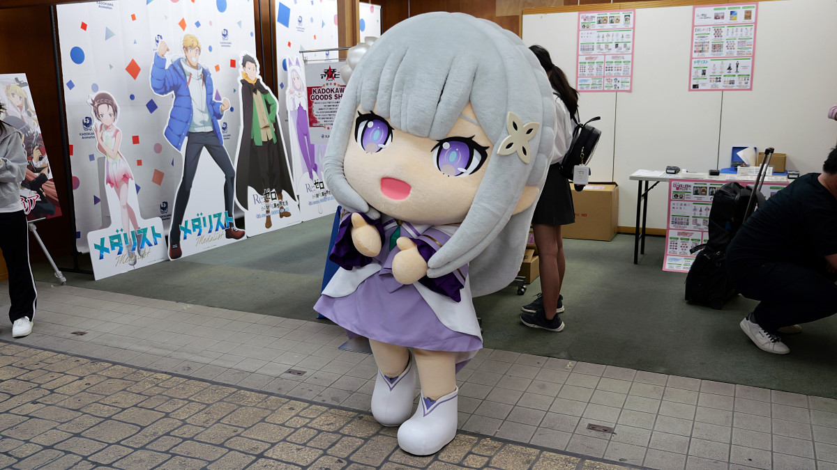 エミリアがいろんなポーズをキメてくれた【マチ★アソビ vol.30】