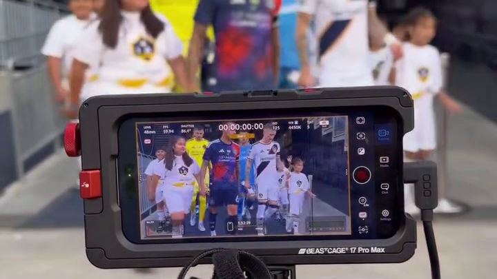 AppleがiPhone 17 Proだけでプロサッカーの試合を生中継