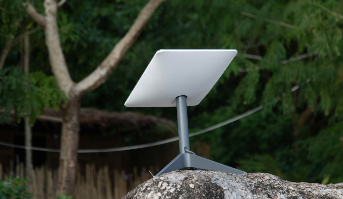 衛星インターネット「Starlink」が160以上の国・地域で1200万人以上のユーザー数達成、さらに衛星数を1万基から