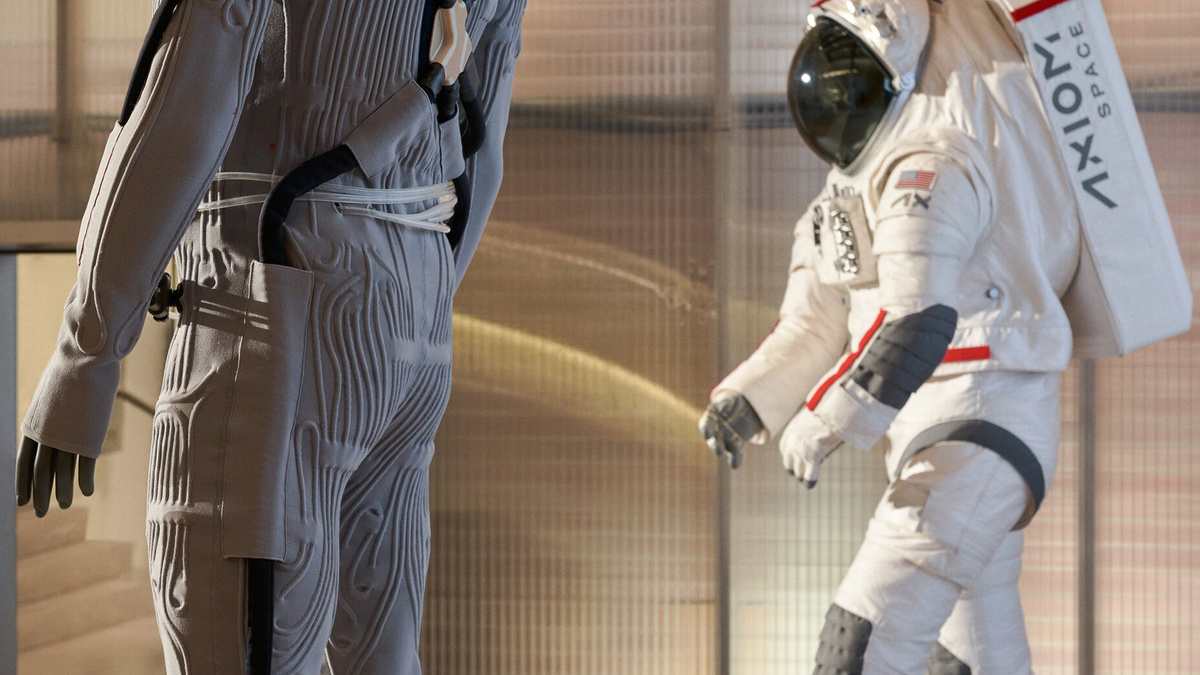 Axiom SpaceとプラダがNASAの月面着陸ミッション「アルテミスIV」で宇宙服の下に着用するインナー「液体冷却換