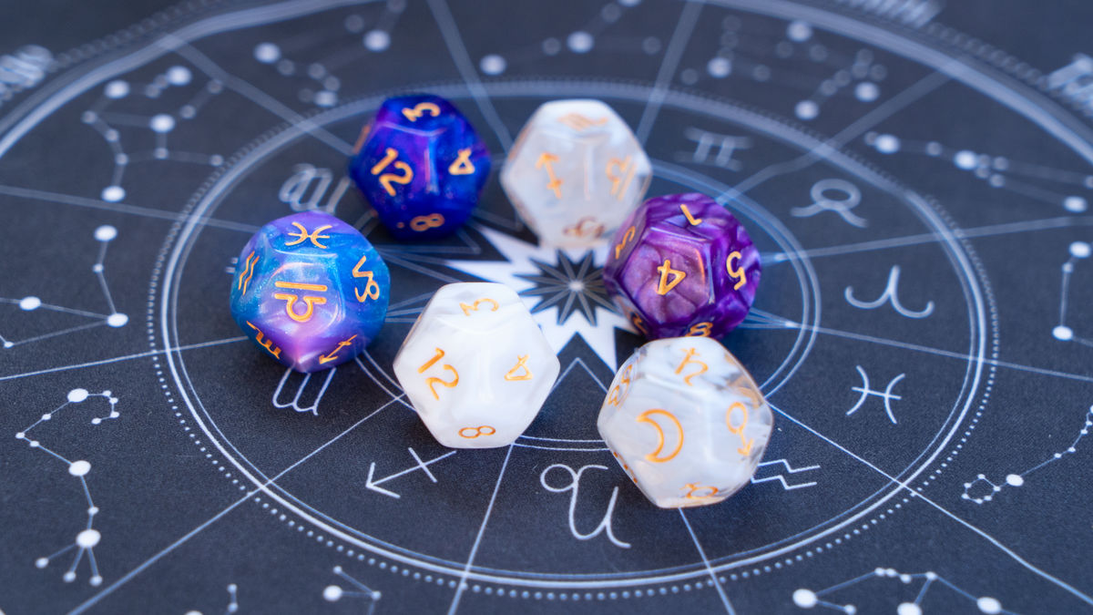 科学的根拠が一切ない「占星術」が古代から現代まで愛され続けている理由とは？